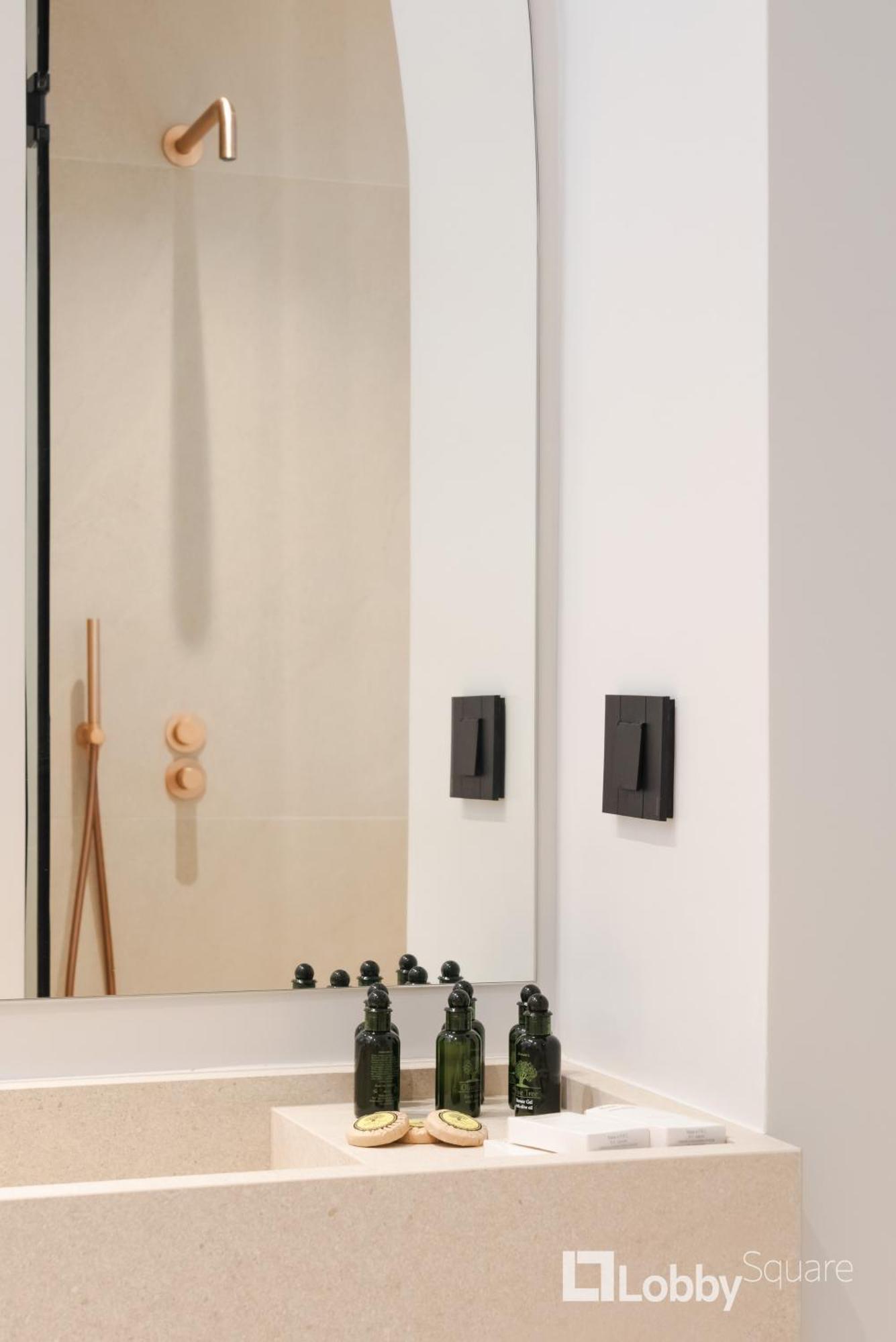 Muse Apartment By Lobbysquare Athens Ngoại thất bức ảnh